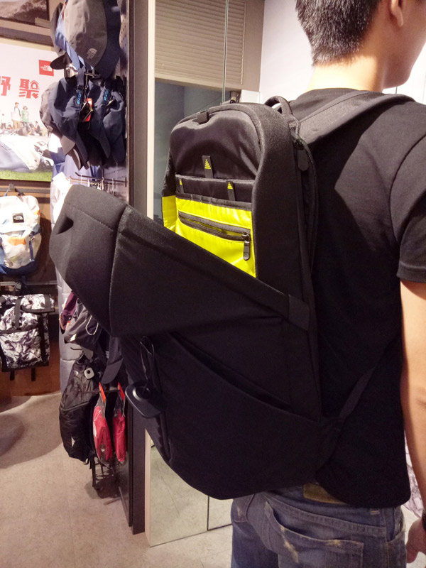 凸顯你的獨特品味 全台限量Access Pack時尚商務背提包搶手登場！