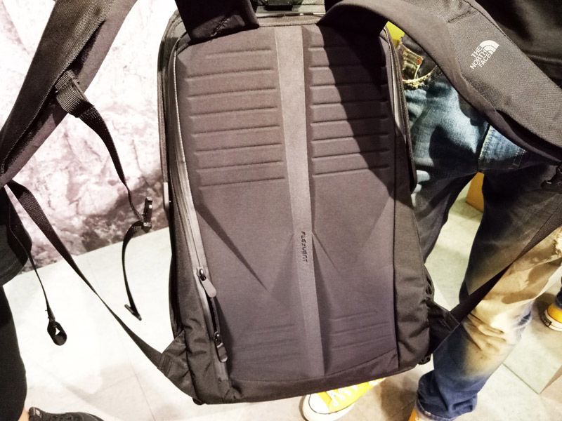 凸顯你的獨特品味 全台限量Access Pack時尚商務背提包搶手登場！